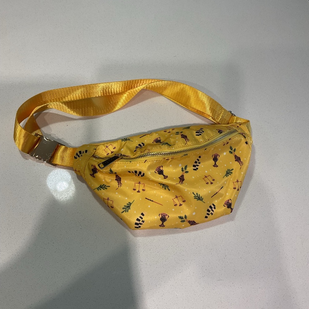 Cakeworthy Harry Potter Hufflepuff Fanny Pack